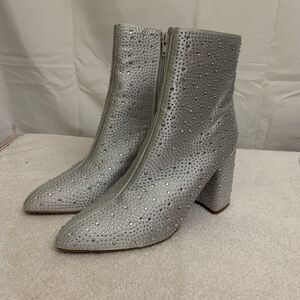 Qupid Rhinestone Boots Booties Womens 7 Buckle NWT Sparkly Concert